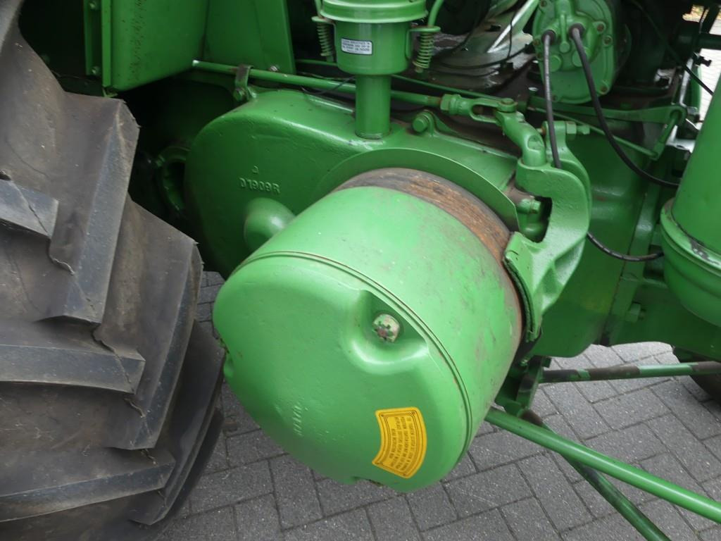 Traktor John-Deere D: slika Traktor John-Deere D Traktor John-Deere D: slika Traktor John-Deere D
