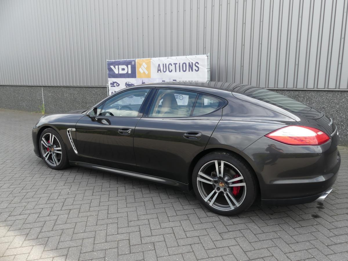 Porsche Panamera, Platina Edition - Limuzina: slika Porsche Panamera, Platina Edition - Limuzina Porsche Panamera, Platina Edition - Limuzina: slika Porsche Panamera, Platina Edition - Limuzina