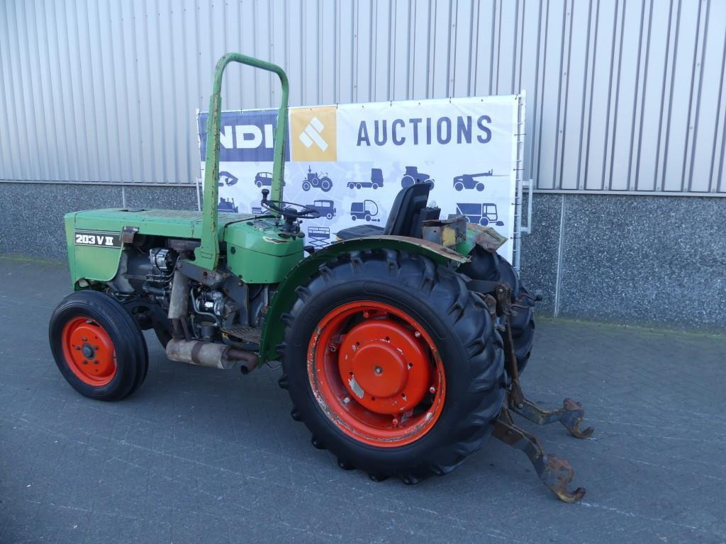 SF Vierzon H2 - Traktor: slika SF Vierzon H2 - Traktor SF Vierzon H2 - Traktor: slika SF Vierzon H2 - Traktor