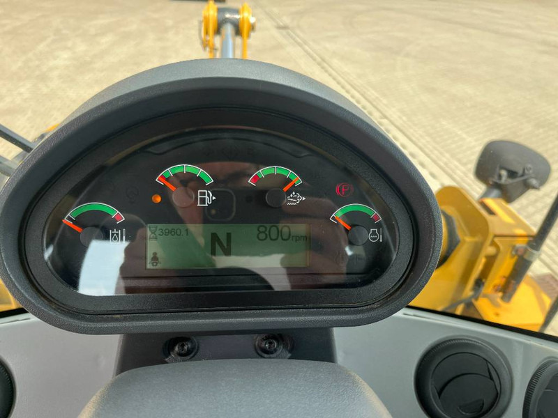 Cat 926M - Utovarivač na kotačima: slika Cat 926M - Utovarivač na kotačima Cat 926M - Utovarivač na kotačima: slika Cat 926M - Utovarivač na kotačima