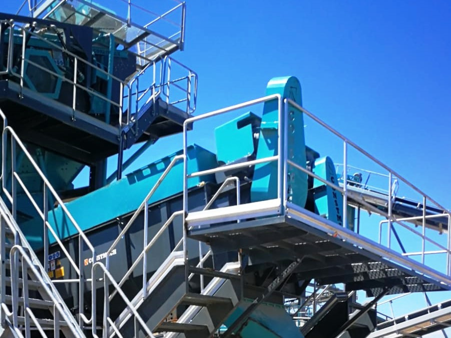 CONSTMACH Spiralwäscher – Effektive Reinigung für Grobes und Tonhaltiges Material - Screener: slika CONSTMACH Spiralwäscher – Effektive Reinigung für Grobes und Tonhaltiges Material - Screener CONSTMACH Spiralwäscher – Effektive Reinigung für Grobes und Tonhaltiges Material - Screener: slika CONSTMACH Spiralwäscher – Effektive Reinigung für Grobes und Tonhaltiges Material - Screener