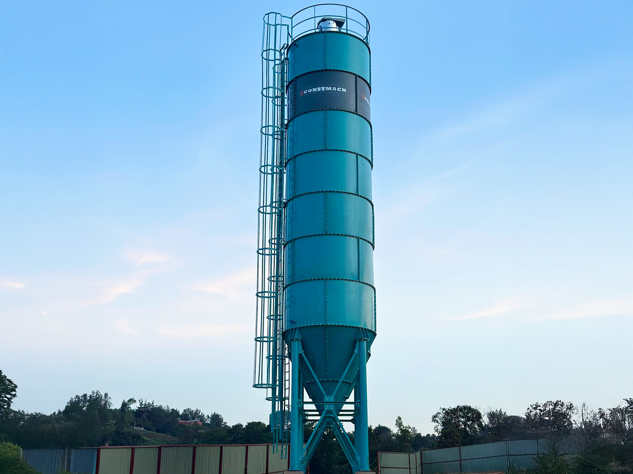 Constmach 100 Ton Capacity Cement Silo - Silos za cement: slika Constmach 100 Ton Capacity Cement Silo - Silos za cement Constmach 100 Ton Capacity Cement Silo - Silos za cement: slika Constmach 100 Ton Capacity Cement Silo - Silos za cement