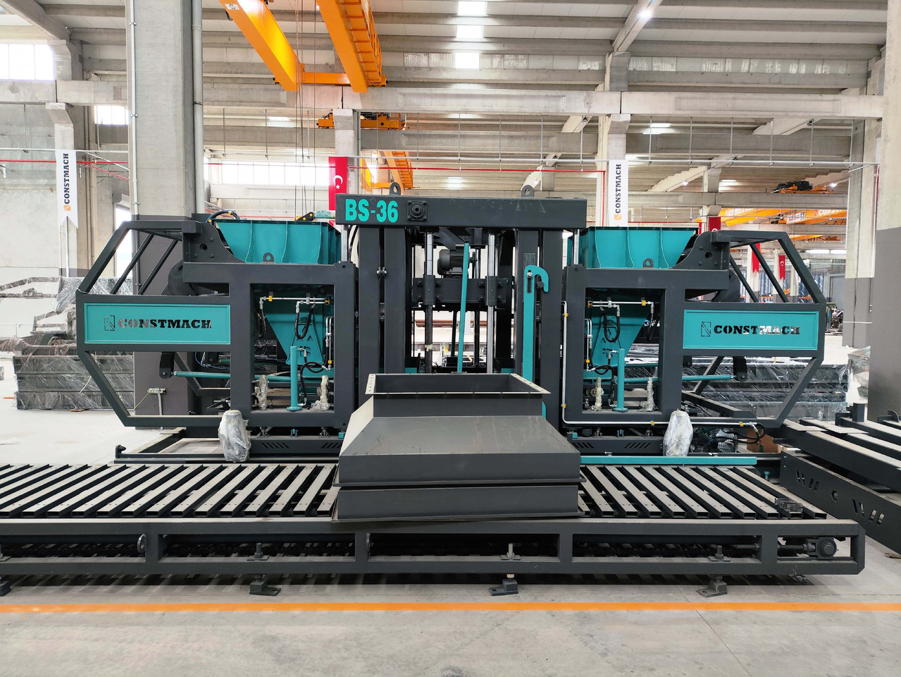 Constmach BS-25 Concrete Block Making Machine (Concrete Paving Machine) - Stroj za betonske blokove: slika Constmach BS-25 Concrete Block Making Machine (Concrete Paving Machine) - Stroj za betonske blokove Constmach BS-25 Concrete Block Making Machine (Concrete Paving Machine) - Stroj za betonske blokove: slika Constmach BS-25 Concrete Block Making Machine (Concrete Paving Machine) - Stroj za betonske blokove