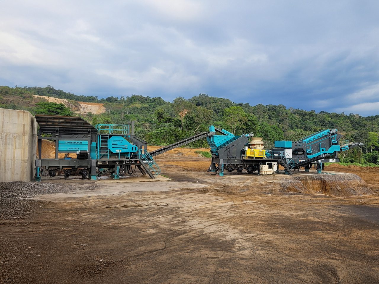 Constmach Mobile Backenbrecheranlage mit einer Leistung von 250 bis 300 t/h - Mobilna drobilica: slika Constmach Mobile Backenbrecheranlage mit einer Leistung von 250 bis 300 t/h - Mobilna drobilica Constmach Mobile Backenbrecheranlage mit einer Leistung von 250 bis 300 t/h - Mobilna drobilica: slika Constmach Mobile Backenbrecheranlage mit einer Leistung von 250 bis 300 t/h - Mobilna drobilica