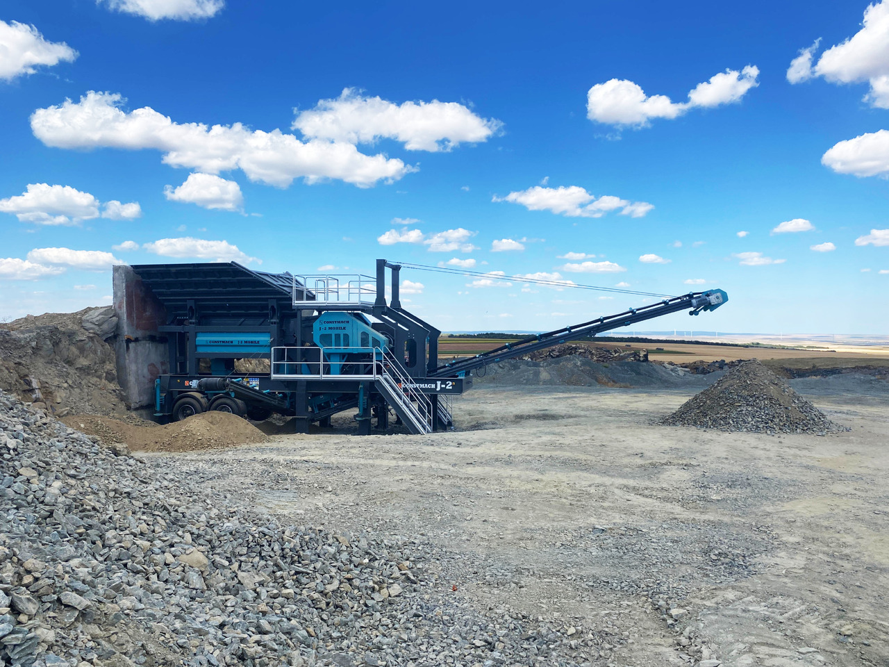 Constmach Mobile Jaw Crusher (Mobile Crusher) With Capacity Of 120-150 Tons - Mobilna drobilica: slika Constmach Mobile Jaw Crusher (Mobile Crusher) With Capacity Of 120-150 Tons - Mobilna drobilica Constmach Mobile Jaw Crusher (Mobile Crusher) With Capacity Of 120-150 Tons - Mobilna drobilica: slika Constmach Mobile Jaw Crusher (Mobile Crusher) With Capacity Of 120-150 Tons - Mobilna drobilica