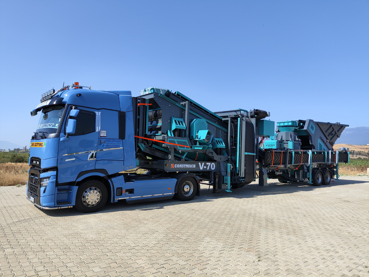 Constmach Mobiler Brecher mit vertikaler Welle und einer Kapazität von 200 t/h - Mobilna drobilica: slika Constmach Mobiler Brecher mit vertikaler Welle und einer Kapazität von 200 t/h - Mobilna drobilica Constmach Mobiler Brecher mit vertikaler Welle und einer Kapazität von 200 t/h - Mobilna drobilica: slika Constmach Mobiler Brecher mit vertikaler Welle und einer Kapazität von 200 t/h - Mobilna drobilica
