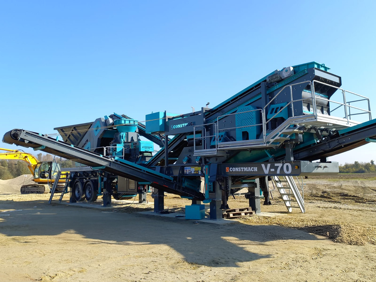 Constmach Mobiler Brecher mit vertikaler Welle und einer Kapazität von 200 t/h - Mobilna drobilica: slika Constmach Mobiler Brecher mit vertikaler Welle und einer Kapazität von 200 t/h - Mobilna drobilica Constmach Mobiler Brecher mit vertikaler Welle und einer Kapazität von 200 t/h - Mobilna drobilica: slika Constmach Mobiler Brecher mit vertikaler Welle und einer Kapazität von 200 t/h - Mobilna drobilica