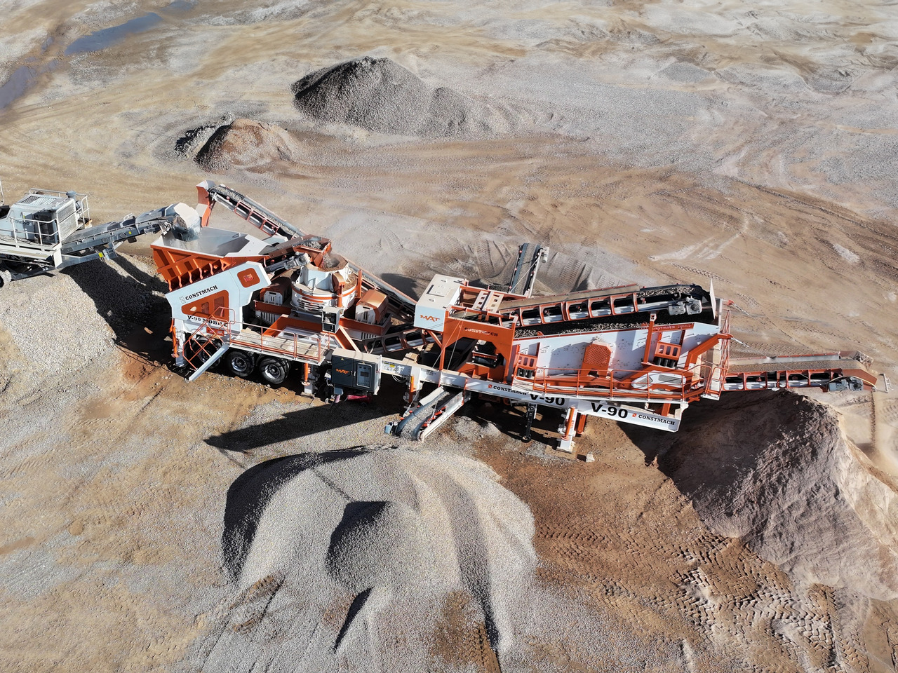 Constmach Mobiler Prallbrecher mit vertikaler Welle und einer Kapazität von 250 t/h - Mobilna drobilica: slika Constmach Mobiler Prallbrecher mit vertikaler Welle und einer Kapazität von 250 t/h - Mobilna drobilica Constmach Mobiler Prallbrecher mit vertikaler Welle und einer Kapazität von 250 t/h - Mobilna drobilica: slika Constmach Mobiler Prallbrecher mit vertikaler Welle und einer Kapazität von 250 t/h - Mobilna drobilica