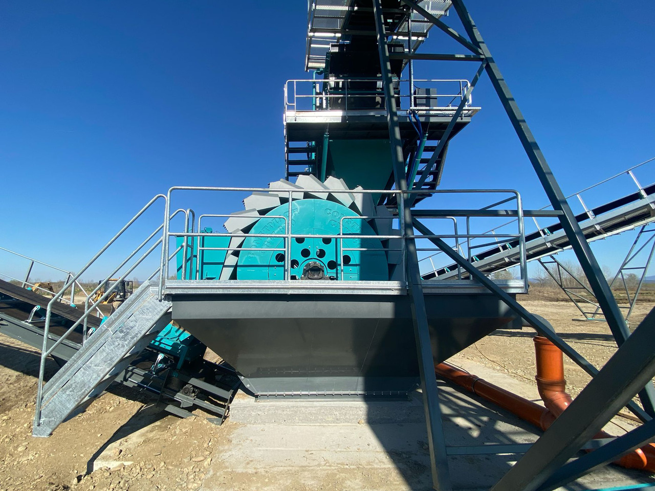 Constmach Sandwaschanlage mit Eimer und Rädern - Screener: slika Constmach Sandwaschanlage mit Eimer und Rädern - Screener Constmach Sandwaschanlage mit Eimer und Rädern - Screener: slika Constmach Sandwaschanlage mit Eimer und Rädern - Screener