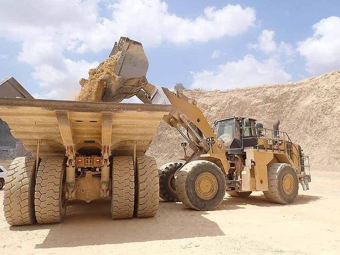 Zakup CAT 988K  CAT 988K: slika Zakup CAT 988K  CAT 988K