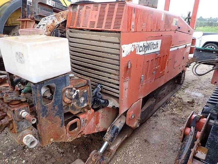 Ditch Witch JT4020 - Platforma za bušenje: slika Ditch Witch JT4020 - Platforma za bušenje Ditch Witch JT4020 - Platforma za bušenje: slika Ditch Witch JT4020 - Platforma za bušenje