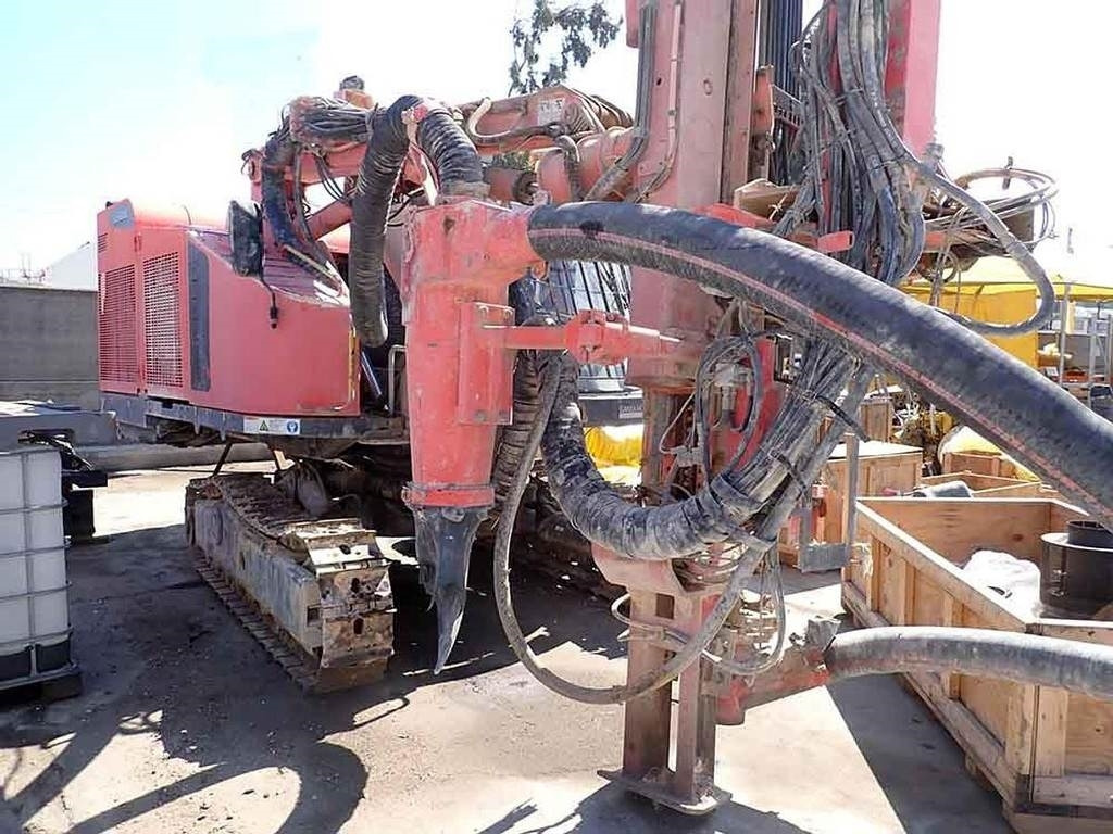 Platforma za bušenje Sandvik DX800: slika Platforma za bušenje Sandvik DX800