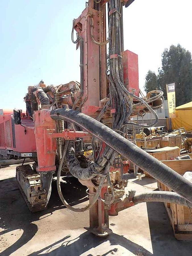 Platforma za bušenje Sandvik DX800: slika Platforma za bušenje Sandvik DX800