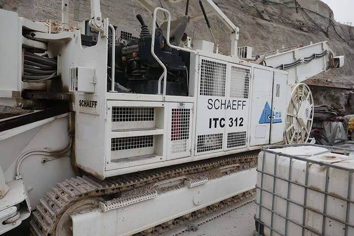 Schaeff ITC312 - Platforma za bušenje: slika Schaeff ITC312 - Platforma za bušenje Schaeff ITC312 - Platforma za bušenje: slika Schaeff ITC312 - Platforma za bušenje