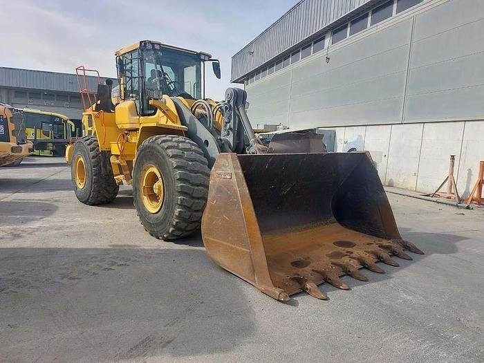 Volvo L150H - Utovarivač na kotačima: slika Volvo L150H - Utovarivač na kotačima Volvo L150H - Utovarivač na kotačima: slika Volvo L150H - Utovarivač na kotačima