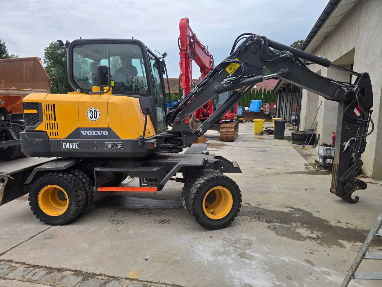 VOLVO EW 60E - Bager na kotačima: slika VOLVO EW 60E - Bager na kotačima VOLVO EW 60E - Bager na kotačima: slika VOLVO EW 60E - Bager na kotačima