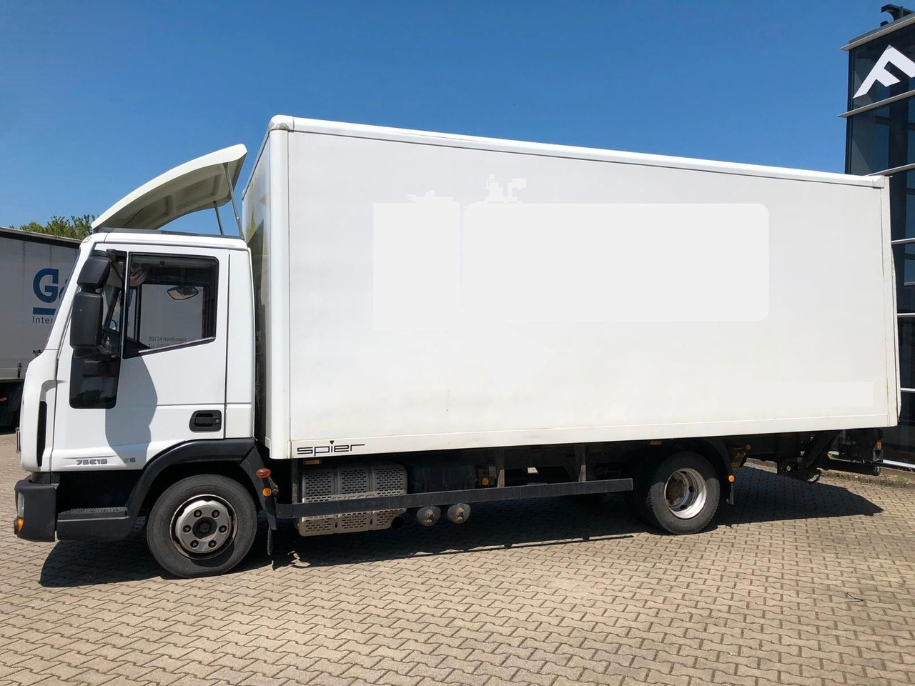 Iveco 75 E 190 Koffer*LBW*Schalter*Blatt/Luft*Klima - Dostavno vozilo sa zatvorenim sandukom: slika Iveco 75 E 190 Koffer*LBW*Schalter*Blatt/Luft*Klima - Dostavno vozilo sa zatvorenim sandukom Iveco 75 E 190 Koffer*LBW*Schalter*Blatt/Luft*Klima - Dostavno vozilo sa zatvorenim sandukom: slika Iveco 75 E 190 Koffer*LBW*Schalter*Blatt/Luft*Klima - Dostavno vozilo sa zatvorenim sandukom