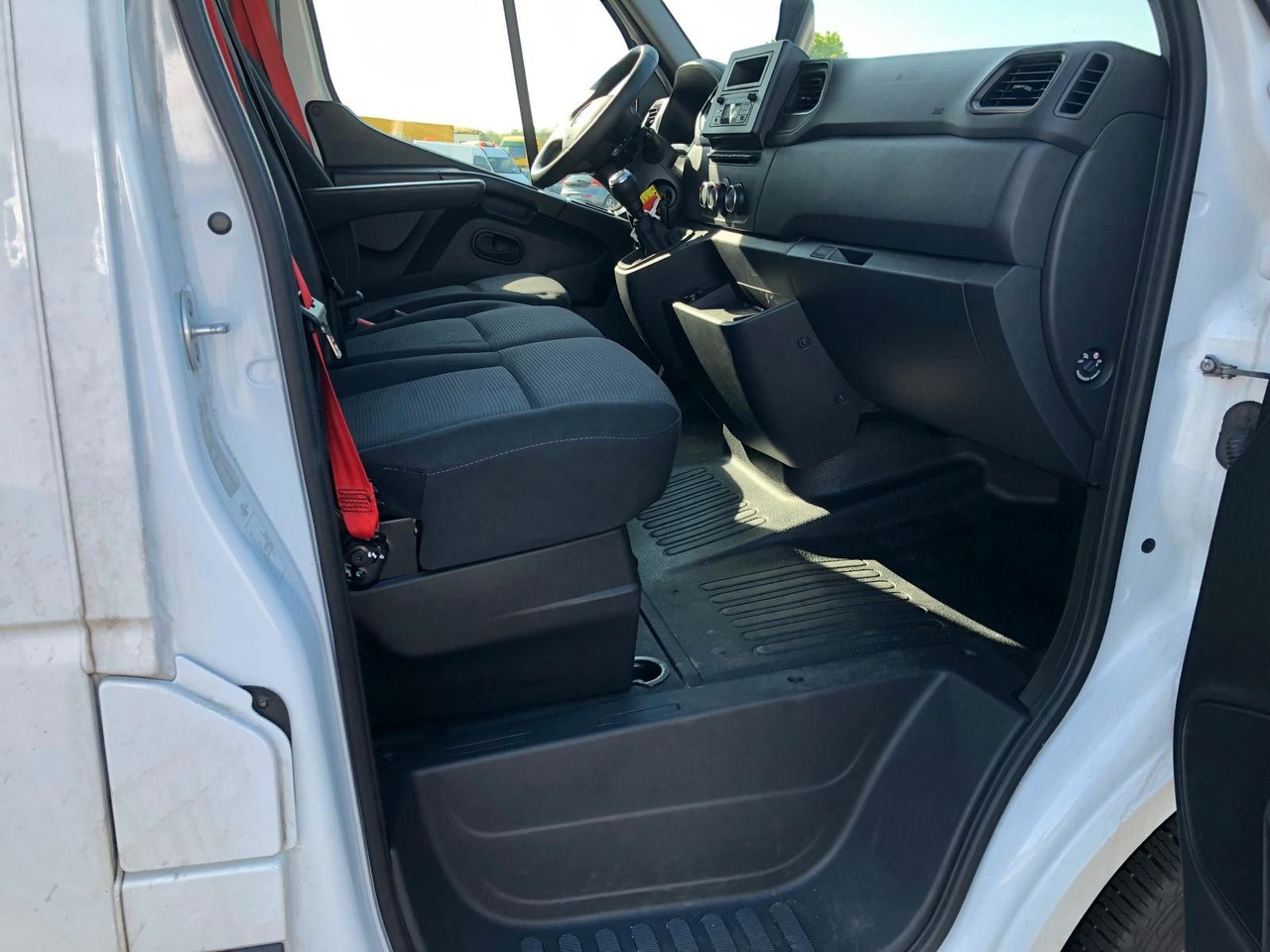 Zakup Renault MASTER RED 3.5T*LBW*Klima*4.2m*AUCH MIETE Renault MASTER RED 3.5T*LBW*Klima*4.2m*AUCH MIETE: slika Zakup Renault MASTER RED 3.5T*LBW*Klima*4.2m*AUCH MIETE Renault MASTER RED 3.5T*LBW*Klima*4.2m*AUCH MIETE Zakup Renault MASTER RED 3.5T*LBW*Klima*4.2m*AUCH MIETE Renault MASTER RED 3.5T*LBW*Klima*4.2m*AUCH MIETE: slika Zakup Renault MASTER RED 3.5T*LBW*Klima*4.2m*AUCH MIETE Renault MASTER RED 3.5T*LBW*Klima*4.2m*AUCH MIETE