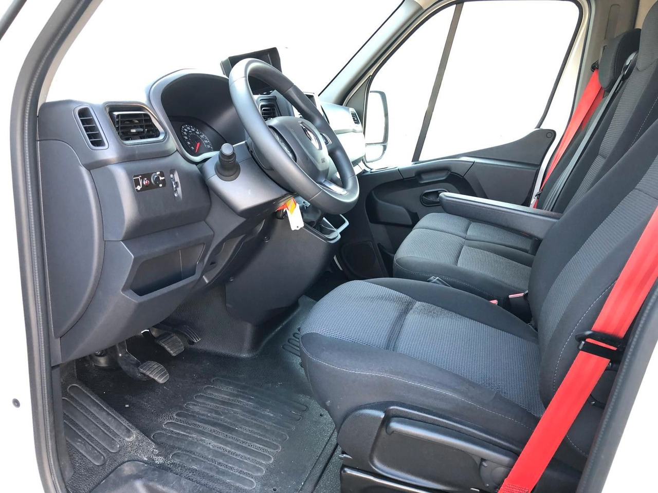 Zakup Renault MASTER RED 3.5T*LBW*Klima*4.2m*AUCH MIETE Renault MASTER RED 3.5T*LBW*Klima*4.2m*AUCH MIETE: slika Zakup Renault MASTER RED 3.5T*LBW*Klima*4.2m*AUCH MIETE Renault MASTER RED 3.5T*LBW*Klima*4.2m*AUCH MIETE Zakup Renault MASTER RED 3.5T*LBW*Klima*4.2m*AUCH MIETE Renault MASTER RED 3.5T*LBW*Klima*4.2m*AUCH MIETE: slika Zakup Renault MASTER RED 3.5T*LBW*Klima*4.2m*AUCH MIETE Renault MASTER RED 3.5T*LBW*Klima*4.2m*AUCH MIETE