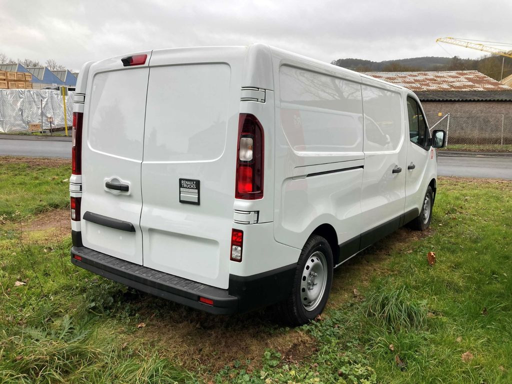 Mali kombi Renault TRAFIC RED VAN FWD E6  L2H1: slika Mali kombi Renault TRAFIC RED VAN FWD E6  L2H1