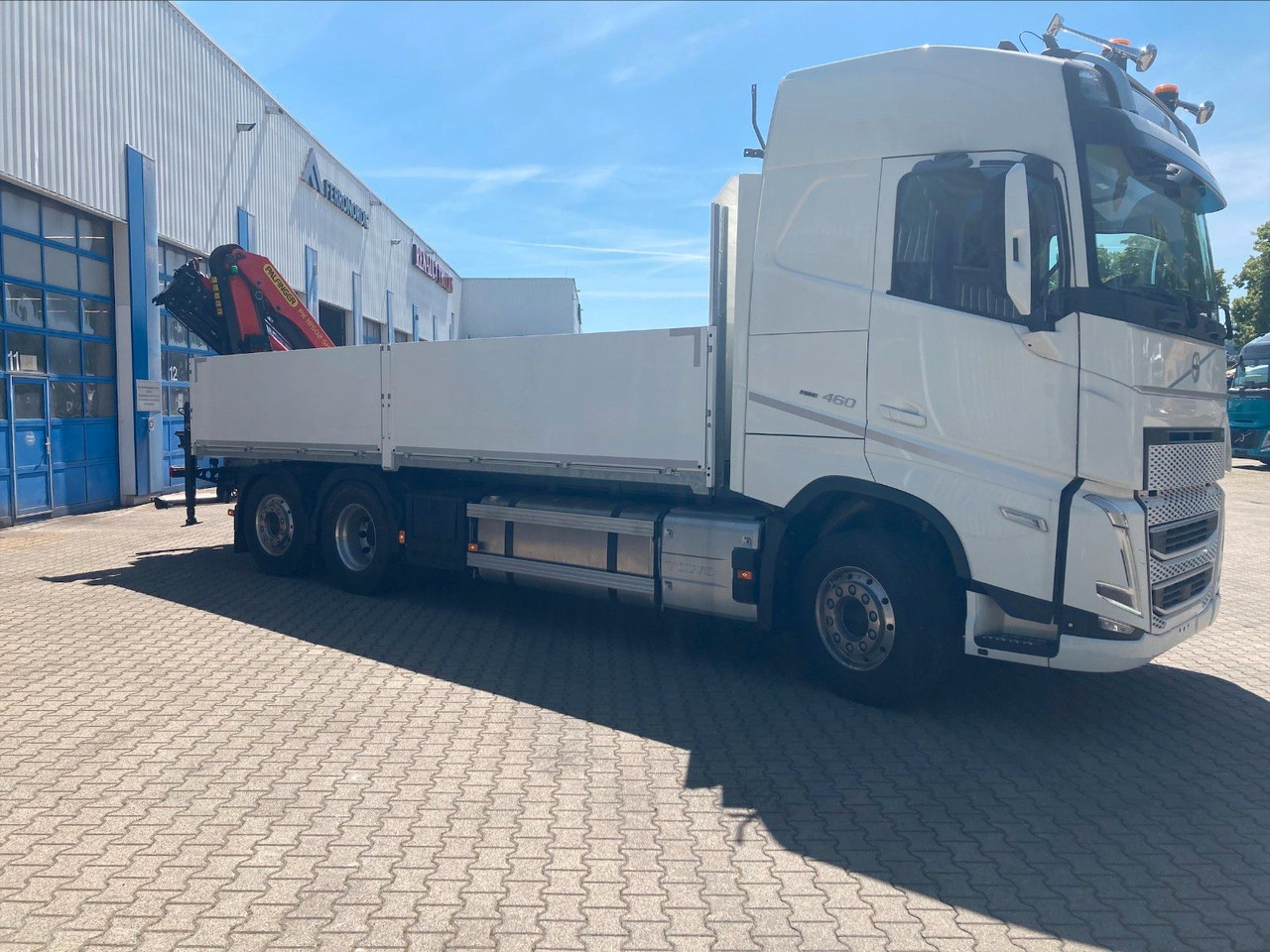 Volvo FH 6x2 R NLA Luftfederung - Kamion s otvorenim sandukom, Kamion s kranom: slika Volvo FH 6x2 R NLA Luftfederung - Kamion s otvorenim sandukom, Kamion s kranom Volvo FH 6x2 R NLA Luftfederung - Kamion s otvorenim sandukom, Kamion s kranom: slika Volvo FH 6x2 R NLA Luftfederung - Kamion s otvorenim sandukom, Kamion s kranom