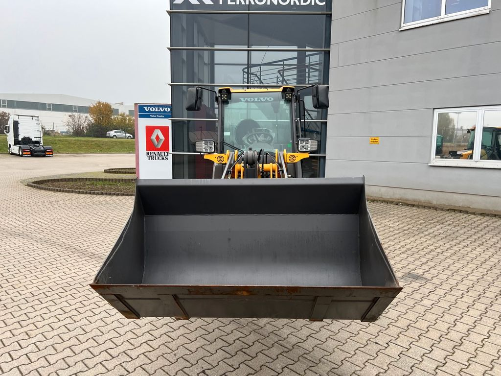 Volvo JL25H Electric *Auch Miete - Utovarivač na kotačima: slika Volvo JL25H Electric *Auch Miete - Utovarivač na kotačima Volvo JL25H Electric *Auch Miete - Utovarivač na kotačima: slika Volvo JL25H Electric *Auch Miete - Utovarivač na kotačima