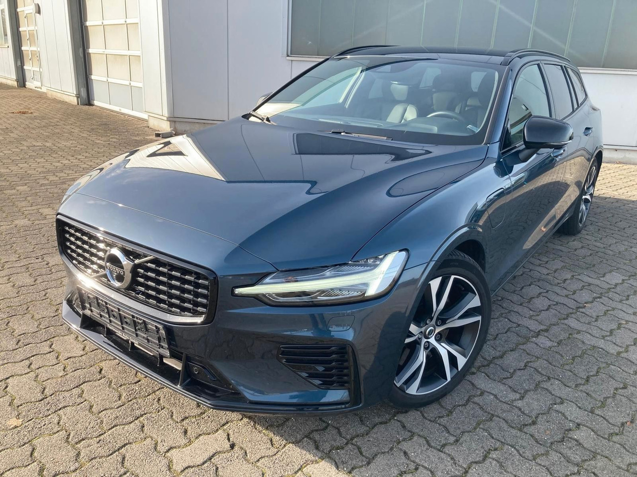 Volvo V60 T8 R Design Recharge Plug-In Hybrid AWD - Karavan: slika Volvo V60 T8 R Design Recharge Plug-In Hybrid AWD - Karavan Volvo V60 T8 R Design Recharge Plug-In Hybrid AWD - Karavan: slika Volvo V60 T8 R Design Recharge Plug-In Hybrid AWD - Karavan