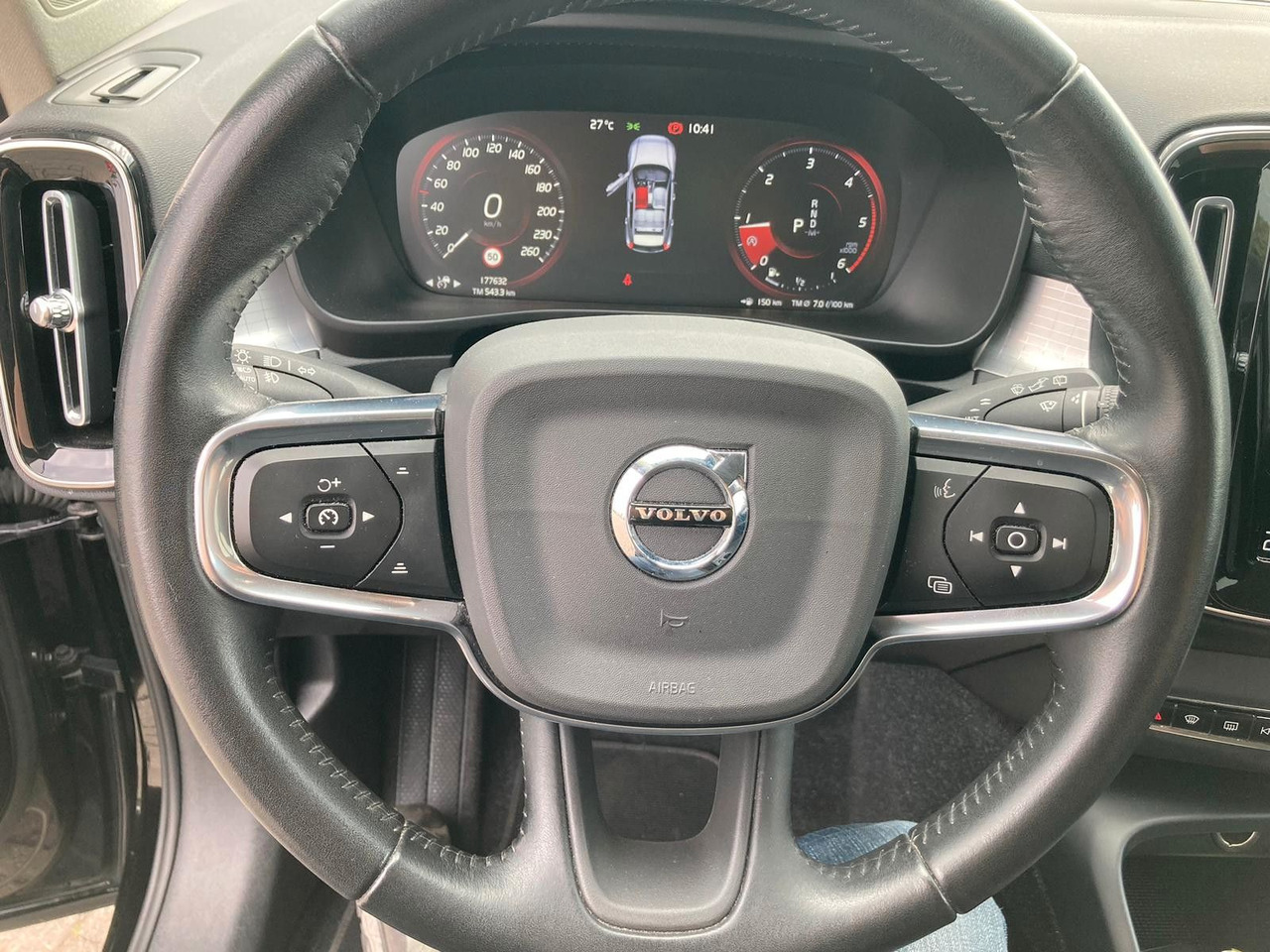 Volvo XC 40 D3 Momentum Pro AWD - SUV: slika Volvo XC 40 D3 Momentum Pro AWD - SUV Volvo XC 40 D3 Momentum Pro AWD - SUV: slika Volvo XC 40 D3 Momentum Pro AWD - SUV