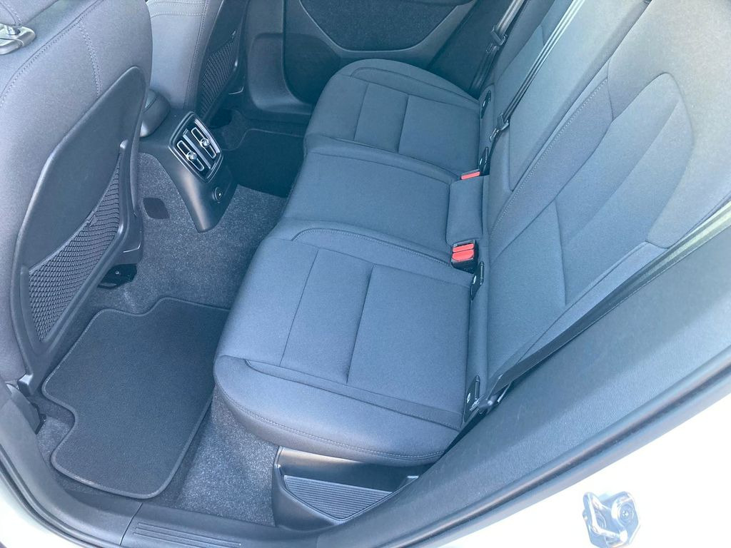 Volvo XC 40 T4 Insc. Expr. Recharge Plug-In Hyb. 2WD - SUV: slika Volvo XC 40 T4 Insc. Expr. Recharge Plug-In Hyb. 2WD - SUV Volvo XC 40 T4 Insc. Expr. Recharge Plug-In Hyb. 2WD - SUV: slika Volvo XC 40 T4 Insc. Expr. Recharge Plug-In Hyb. 2WD - SUV