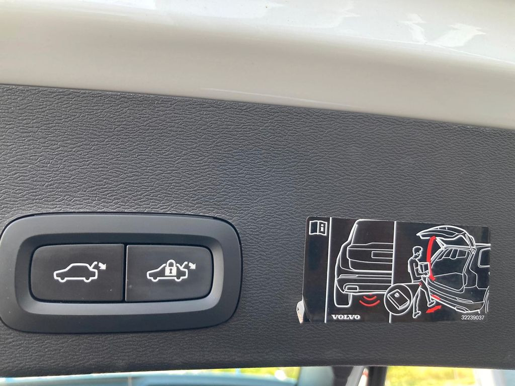 SUV Volvo XC 40 T4 Insc. Expr. Recharge Plug-In Hyb. 2WD: slika SUV Volvo XC 40 T4 Insc. Expr. Recharge Plug-In Hyb. 2WD