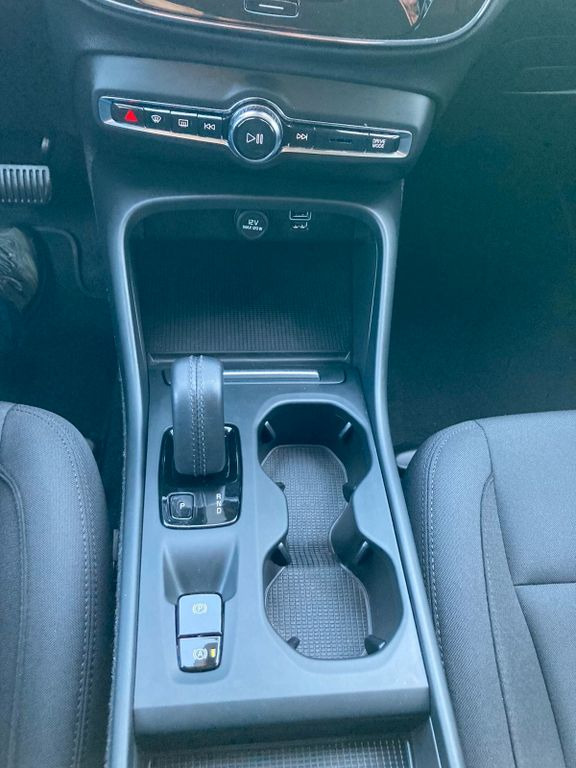 SUV Volvo XC 40 T4 Insc. Expr. Recharge Plug-In Hyb. 2WD: slika SUV Volvo XC 40 T4 Insc. Expr. Recharge Plug-In Hyb. 2WD