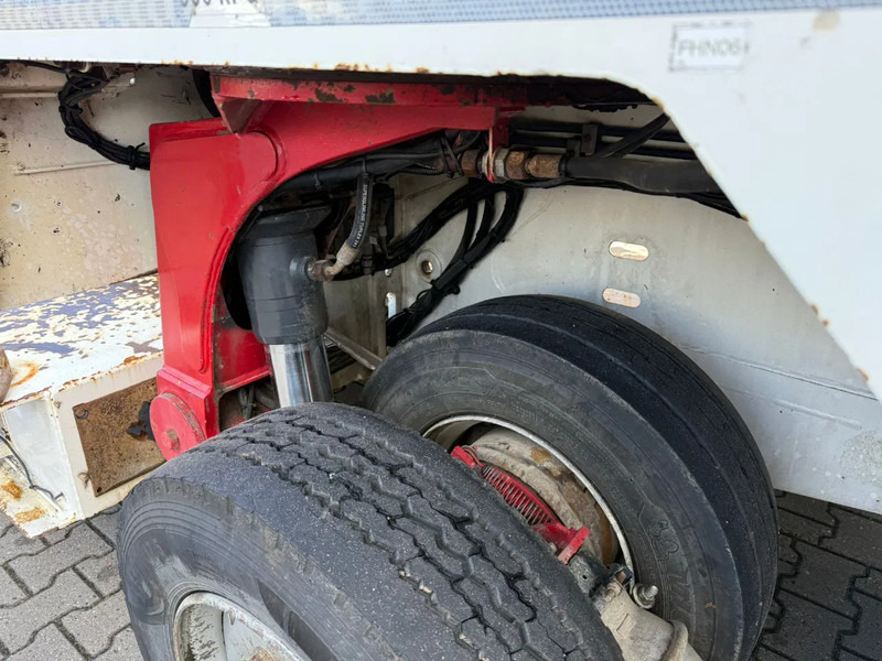 Poluprikolica s niskim utovarivačem Goldhofer STZ VP 3 55/80A: slika Poluprikolica s niskim utovarivačem Goldhofer STZ VP 3 55/80A Poluprikolica s niskim utovarivačem Goldhofer STZ VP 3 55/80A: slika Poluprikolica s niskim utovarivačem Goldhofer STZ VP 3 55/80A