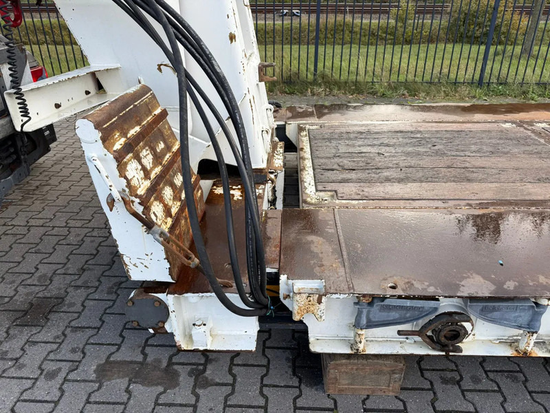 Poluprikolica s niskim utovarivačem Goldhofer STZ VP 3 55/80A: slika Poluprikolica s niskim utovarivačem Goldhofer STZ VP 3 55/80A Poluprikolica s niskim utovarivačem Goldhofer STZ VP 3 55/80A: slika Poluprikolica s niskim utovarivačem Goldhofer STZ VP 3 55/80A