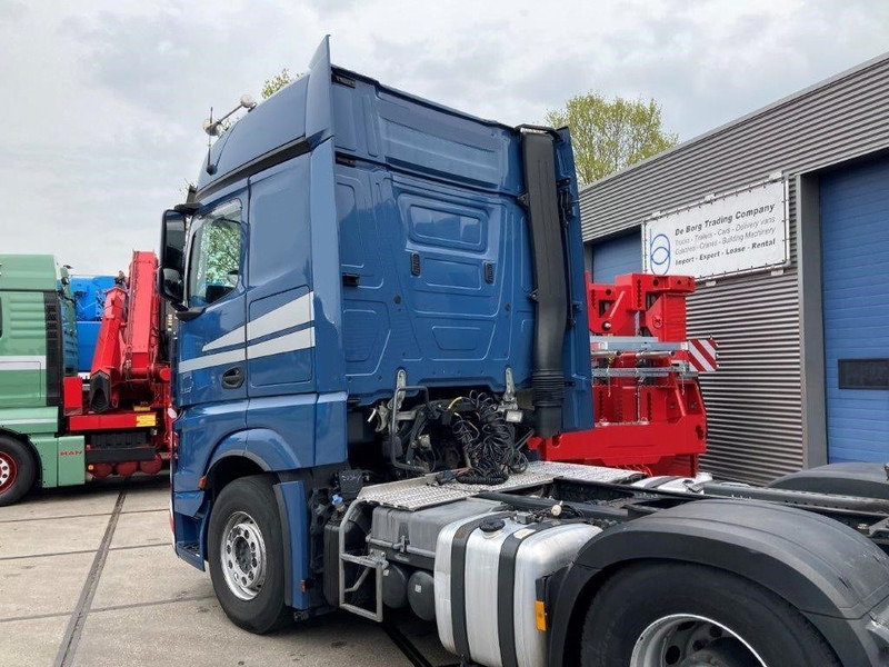 Mercedes-Benz Actros 2863 LS 6x4 - Tegljač: slika Mercedes-Benz Actros 2863 LS 6x4 - Tegljač Mercedes-Benz Actros 2863 LS 6x4 - Tegljač: slika Mercedes-Benz Actros 2863 LS 6x4 - Tegljač
