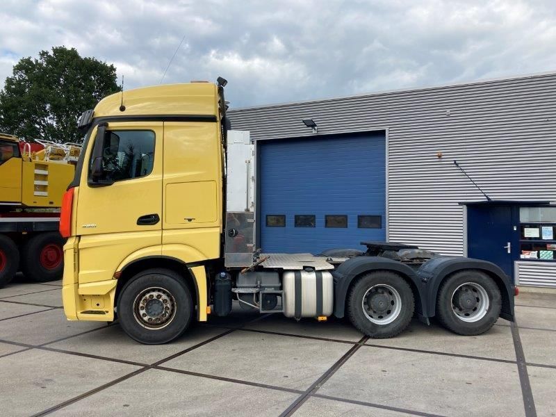 Mercedes-Benz Actros 3351 6x4 - Tegljač: slika Mercedes-Benz Actros 3351 6x4 - Tegljač Mercedes-Benz Actros 3351 6x4 - Tegljač: slika Mercedes-Benz Actros 3351 6x4 - Tegljač