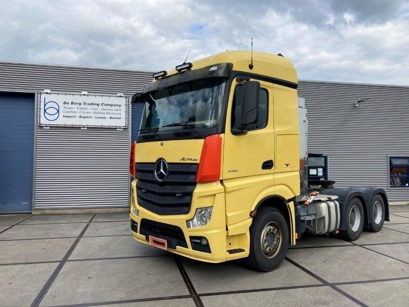 Mercedes-Benz Actros 3351 6x4 - Tegljač: slika Mercedes-Benz Actros 3351 6x4 - Tegljač Mercedes-Benz Actros 3351 6x4 - Tegljač: slika Mercedes-Benz Actros 3351 6x4 - Tegljač
