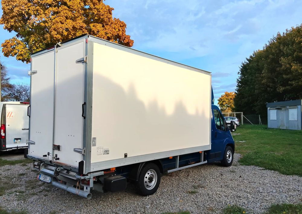 Fiat Ducato - Dostavno vozilo sa zatvorenim sandukom: slika  Fiat Ducato - Dostavno vozilo sa zatvorenim sandukom Fiat Ducato - Dostavno vozilo sa zatvorenim sandukom: slika  Fiat Ducato - Dostavno vozilo sa zatvorenim sandukom
