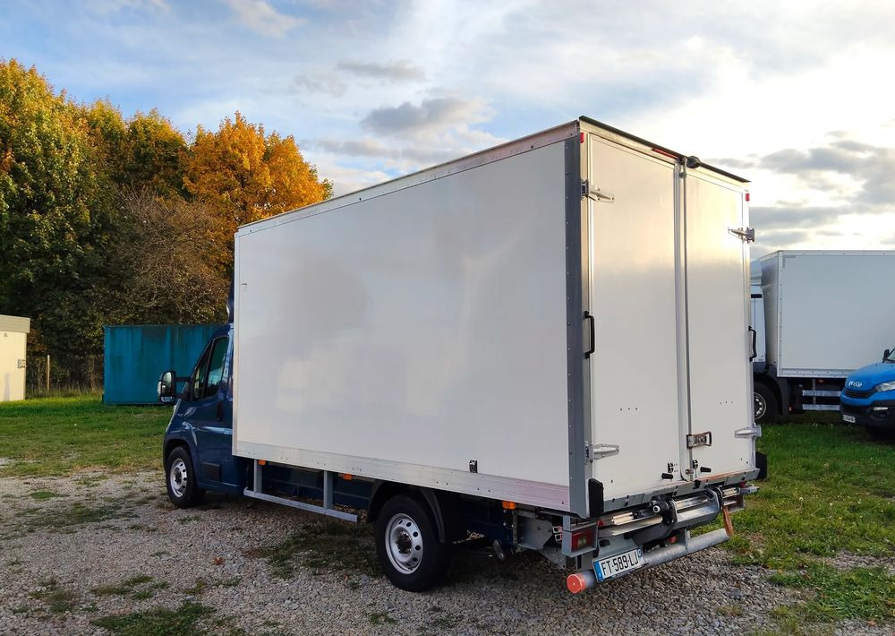 Fiat Ducato - Dostavno vozilo sa zatvorenim sandukom: slika  Fiat Ducato - Dostavno vozilo sa zatvorenim sandukom Fiat Ducato - Dostavno vozilo sa zatvorenim sandukom: slika  Fiat Ducato - Dostavno vozilo sa zatvorenim sandukom