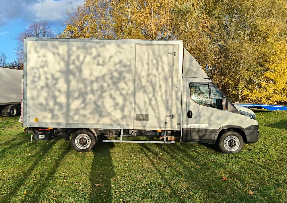 Iveco Daily 35S16 - Dostavno vozilo sa zatvorenim sandukom: slika Iveco Daily 35S16 - Dostavno vozilo sa zatvorenim sandukom Iveco Daily 35S16 - Dostavno vozilo sa zatvorenim sandukom: slika Iveco Daily 35S16 - Dostavno vozilo sa zatvorenim sandukom