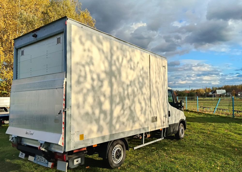 Iveco Daily 35S16 - Dostavno vozilo sa zatvorenim sandukom: slika Iveco Daily 35S16 - Dostavno vozilo sa zatvorenim sandukom Iveco Daily 35S16 - Dostavno vozilo sa zatvorenim sandukom: slika Iveco Daily 35S16 - Dostavno vozilo sa zatvorenim sandukom