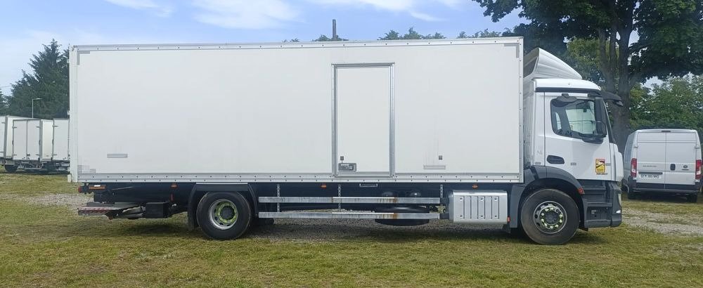 Mercedes-Benz Antos - Kamion hladnjača: slika Mercedes-Benz Antos - Kamion hladnjača Mercedes-Benz Antos - Kamion hladnjača: slika Mercedes-Benz Antos - Kamion hladnjača