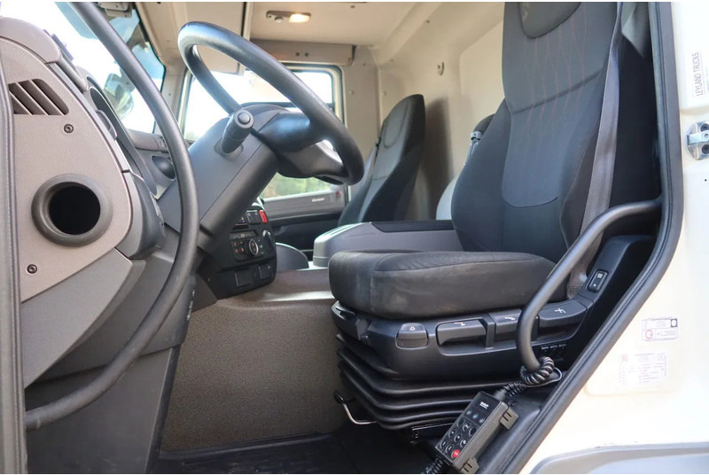 DAF CF 290 FA Bak + klep Dhollandia 2000 KG - Kamion sandučar: slika DAF CF 290 FA Bak + klep Dhollandia 2000 KG - Kamion sandučar DAF CF 290 FA Bak + klep Dhollandia 2000 KG - Kamion sandučar: slika DAF CF 290 FA Bak + klep Dhollandia 2000 KG - Kamion sandučar