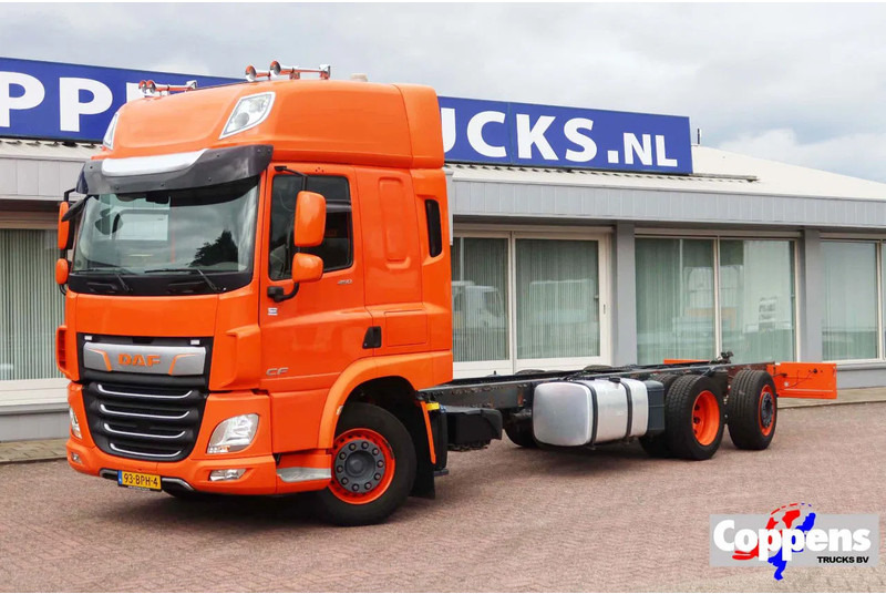 DAF CF 450 Chassis Cabine Slaap Cabine 2x Bed - Kamion-šasija: slika DAF CF 450 Chassis Cabine Slaap Cabine 2x Bed - Kamion-šasija DAF CF 450 Chassis Cabine Slaap Cabine 2x Bed - Kamion-šasija: slika DAF CF 450 Chassis Cabine Slaap Cabine 2x Bed - Kamion-šasija