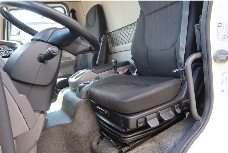 DAF LF 230 Bak+Klep Dhollandia 1500 kg Euro 6 - Kamion sandučar: slika DAF LF 230 Bak+Klep Dhollandia 1500 kg Euro 6 - Kamion sandučar DAF LF 230 Bak+Klep Dhollandia 1500 kg Euro 6 - Kamion sandučar: slika DAF LF 230 Bak+Klep Dhollandia 1500 kg Euro 6 - Kamion sandučar
