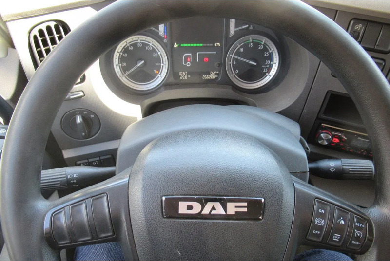 DAF LF 250 250 bak + klep + schuifzeil E6 - Kamion s ceradom: slika DAF LF 250 250 bak + klep + schuifzeil E6 - Kamion s ceradom DAF LF 250 250 bak + klep + schuifzeil E6 - Kamion s ceradom: slika DAF LF 250 250 bak + klep + schuifzeil E6 - Kamion s ceradom