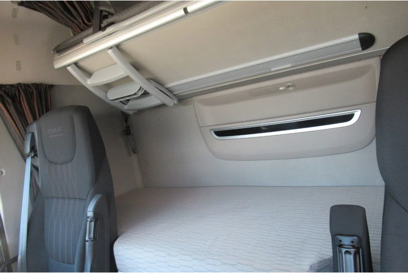DAF XF 450 FAR BDF Systeem - Transporter kontejnera/ Kamion s izmjenjivim sanducima: slika DAF XF 450 FAR BDF Systeem - Transporter kontejnera/ Kamion s izmjenjivim sanducima DAF XF 450 FAR BDF Systeem - Transporter kontejnera/ Kamion s izmjenjivim sanducima: slika DAF XF 450 FAR BDF Systeem - Transporter kontejnera/ Kamion s izmjenjivim sanducima