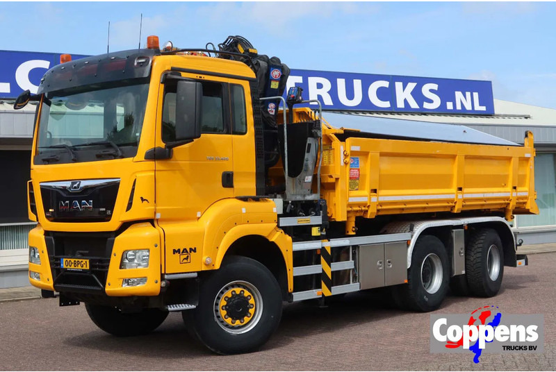 MAN TGS 33.420 2 Zijdige kipper + Kraan 6x6 Stuur as - Kiper, Kamion s kranom: slika MAN TGS 33.420 2 Zijdige kipper + Kraan 6x6 Stuur as - Kiper, Kamion s kranom MAN TGS 33.420 2 Zijdige kipper + Kraan 6x6 Stuur as - Kiper, Kamion s kranom: slika MAN TGS 33.420 2 Zijdige kipper + Kraan 6x6 Stuur as - Kiper, Kamion s kranom