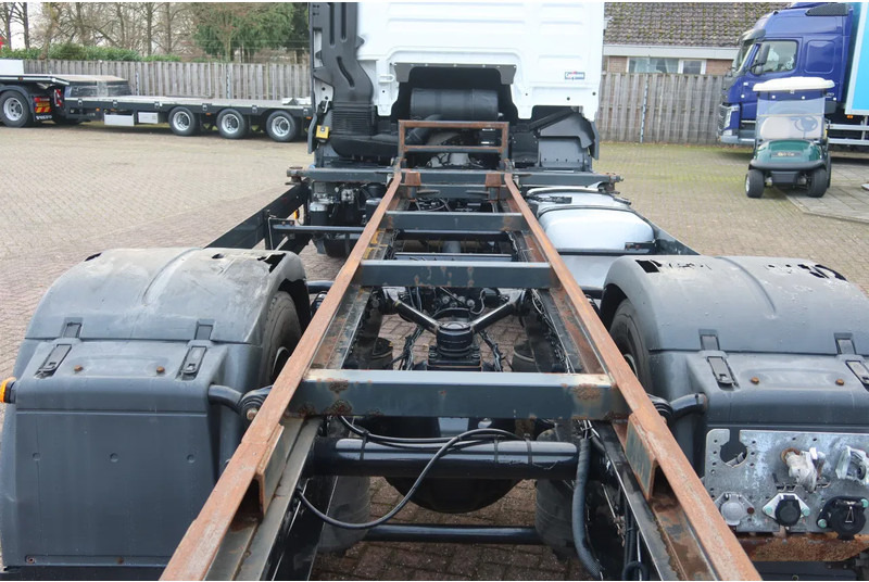 MAN TGX 18 .340 4x2 Full air Chassis, twist locks - Kamion-šasija: slika MAN TGX 18 .340 4x2 Full air Chassis, twist locks - Kamion-šasija MAN TGX 18 .340 4x2 Full air Chassis, twist locks - Kamion-šasija: slika MAN TGX 18 .340 4x2 Full air Chassis, twist locks - Kamion-šasija