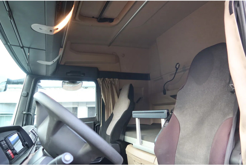 MAN TGX 18 .340 4x2 Full air Chassis, twist locks - Kamion-šasija: slika MAN TGX 18 .340 4x2 Full air Chassis, twist locks - Kamion-šasija MAN TGX 18 .340 4x2 Full air Chassis, twist locks - Kamion-šasija: slika MAN TGX 18 .340 4x2 Full air Chassis, twist locks - Kamion-šasija