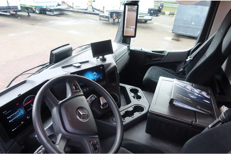 Mercedes-Benz Actros 1830 Bak + Dhollandia klep 2000 KG + rolstops. - Kamion sandučar: slika Mercedes-Benz Actros 1830 Bak + Dhollandia klep 2000 KG + rolstops. - Kamion sandučar Mercedes-Benz Actros 1830 Bak + Dhollandia klep 2000 KG + rolstops. - Kamion sandučar: slika Mercedes-Benz Actros 1830 Bak + Dhollandia klep 2000 KG + rolstops. - Kamion sandučar